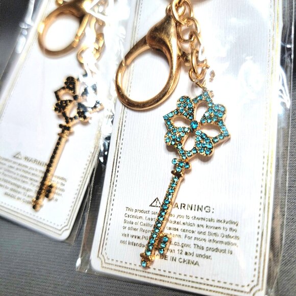 2 Mint Sparkling Rhinestone Skeleton Keys Bag/Keychain Charms ~ NWOT - Picture 3 of 3